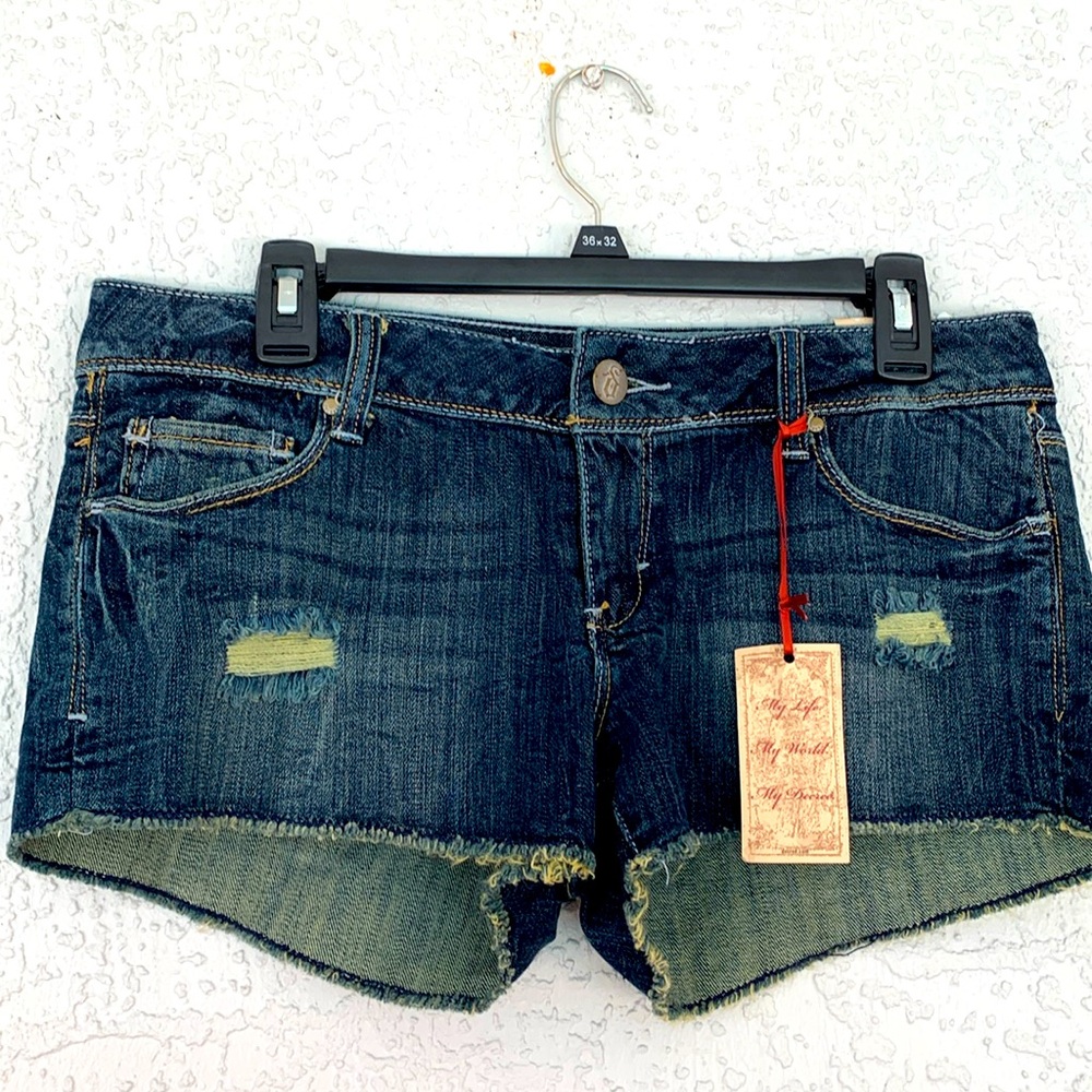 DECREE SHORT JEAN STRETCH DISTRESSED SHORTS size 9